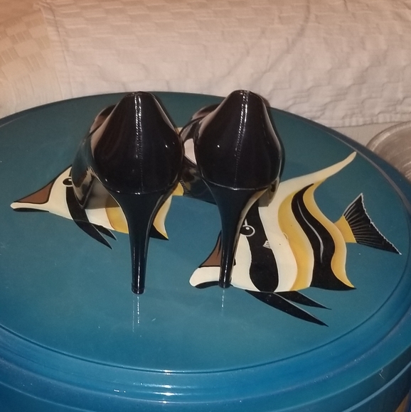 Nine West black open toe pumps - Picture 3 of 3